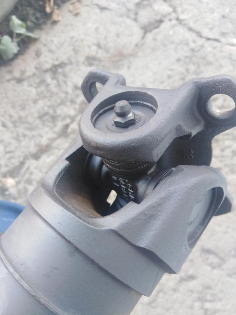 Крестовина переднего кардана бмв е70