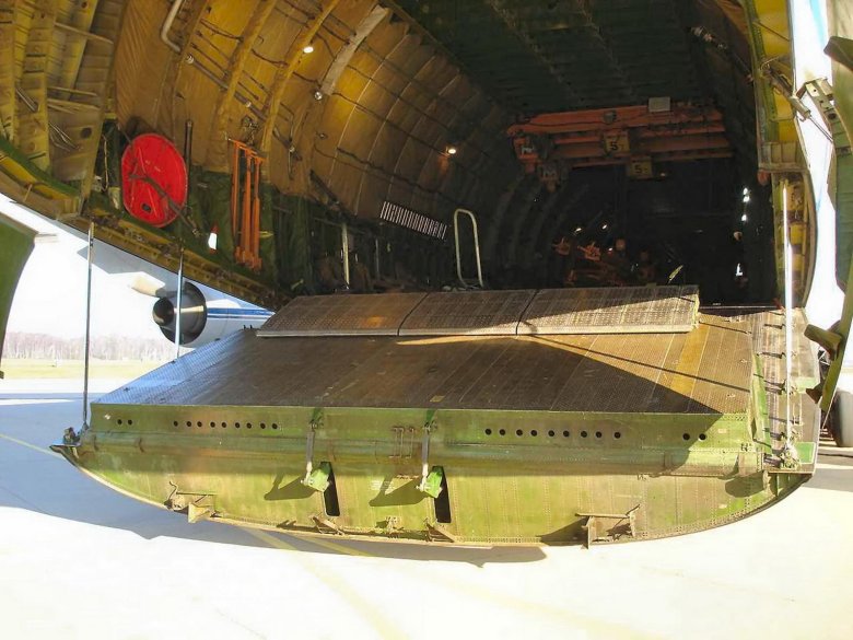 Грузовой отсек ил 76