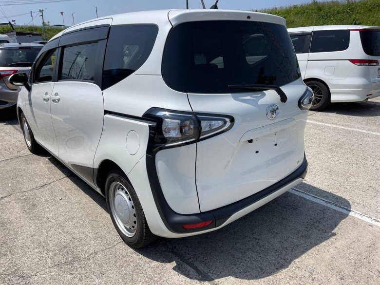 Тойота сиента