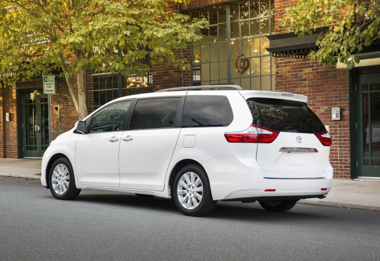 Тойота сиенна 2023