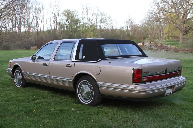Линкольн таун кар 1990