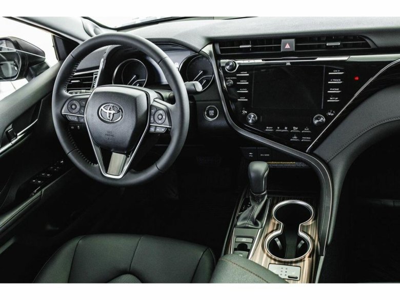 Toyota camry 2018 салон