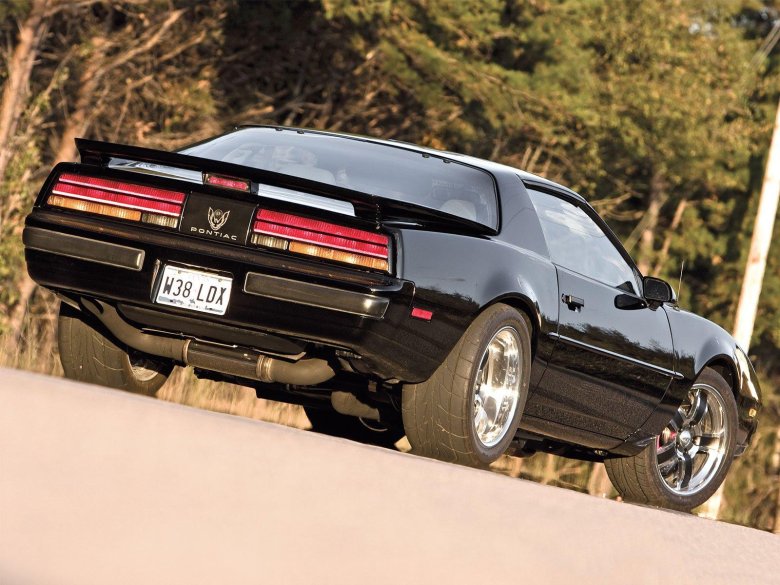 Pontiac firebird 3