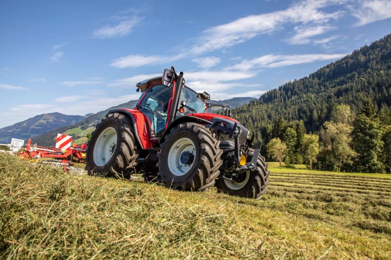Трактор massey ferguson