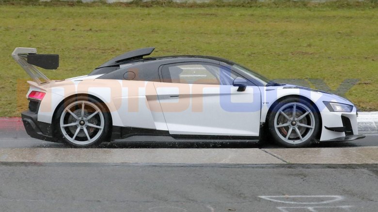 Audi r 8 gt