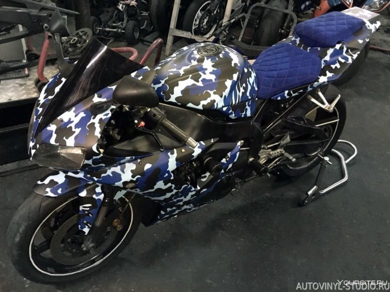 Оклейка мотоцикла пленкой