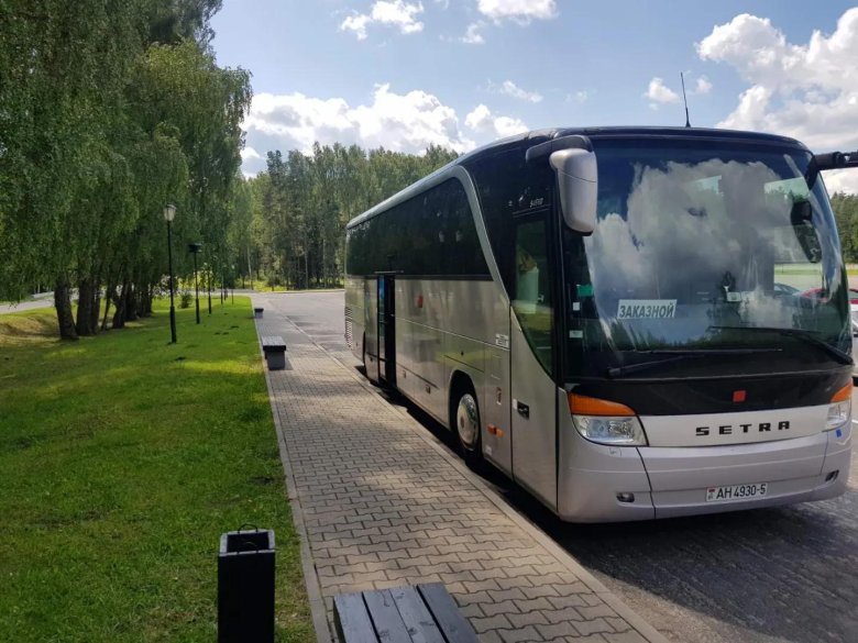 Автобус mercedes benz tourismo