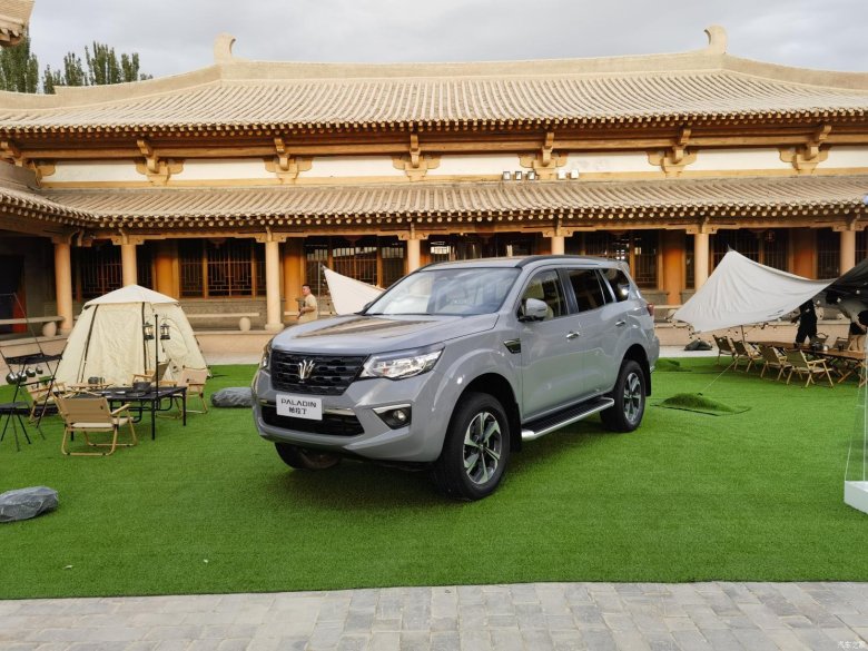 Ниссан паладин