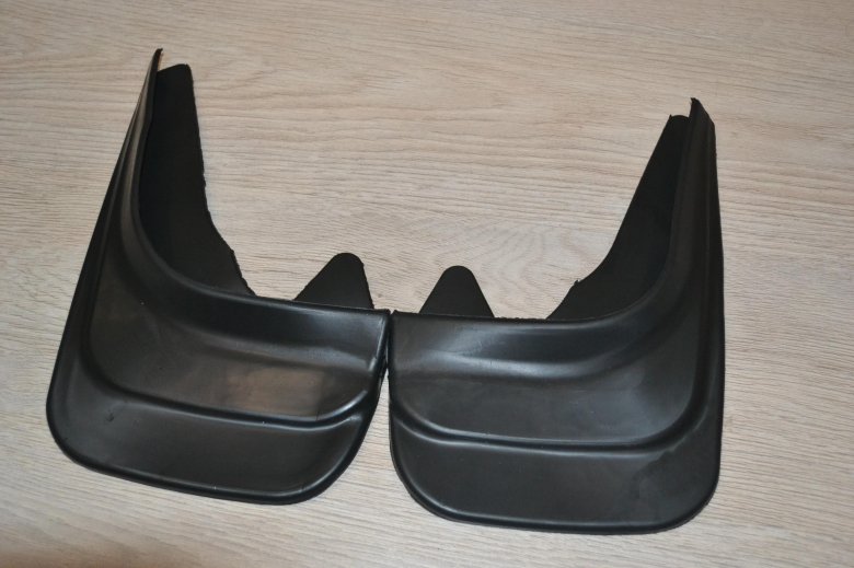 Брызговики универсальные для легковых автомашин резиновые