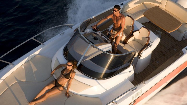 Каютный катер «грумант-30т»