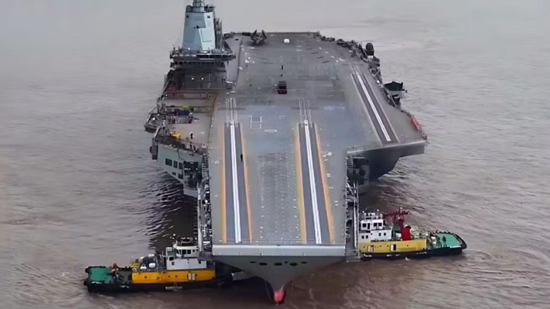 Китайский авианосец фуцзянь