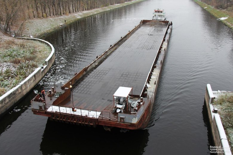 Баржа речная