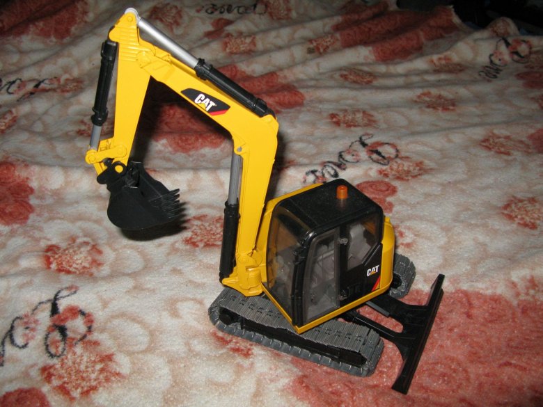 Экскаватор bruder cat 02-456
