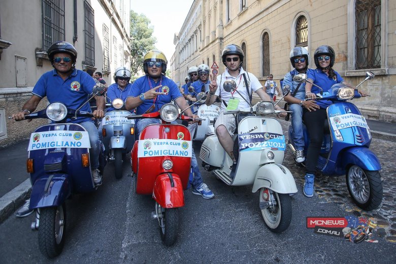 Vespa rome holiday мопед