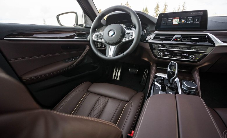 Bmw 2017 530i салон