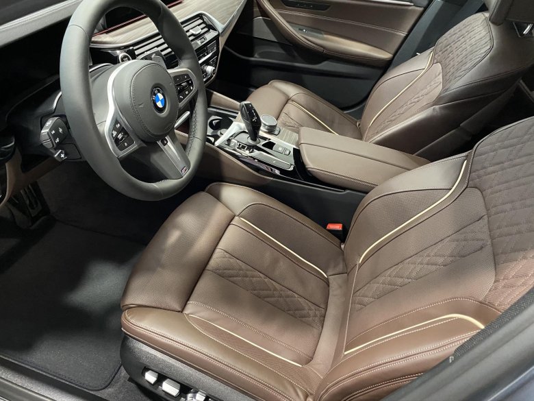 Бмв g 30 салон