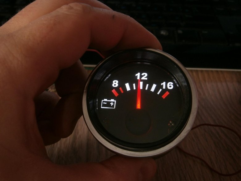 Вольтметр автомобильный стрелочный ваз 2105