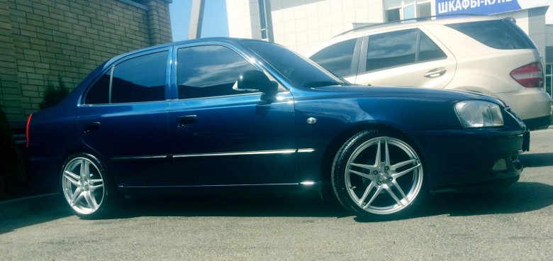 Hyundai accent r17