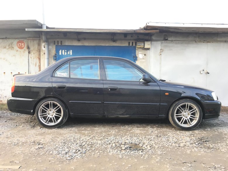Hyundai accent r17