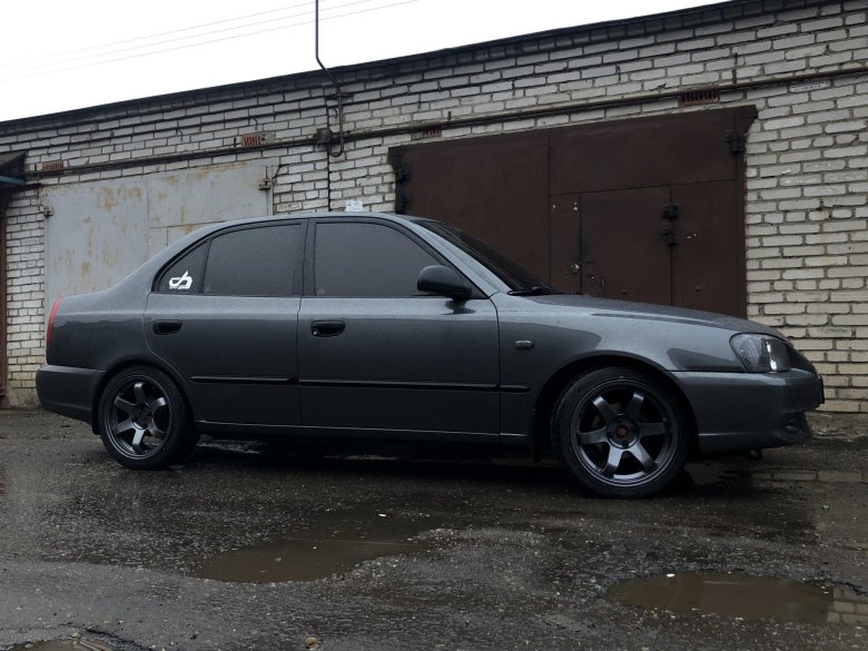 Hyundai accent r16