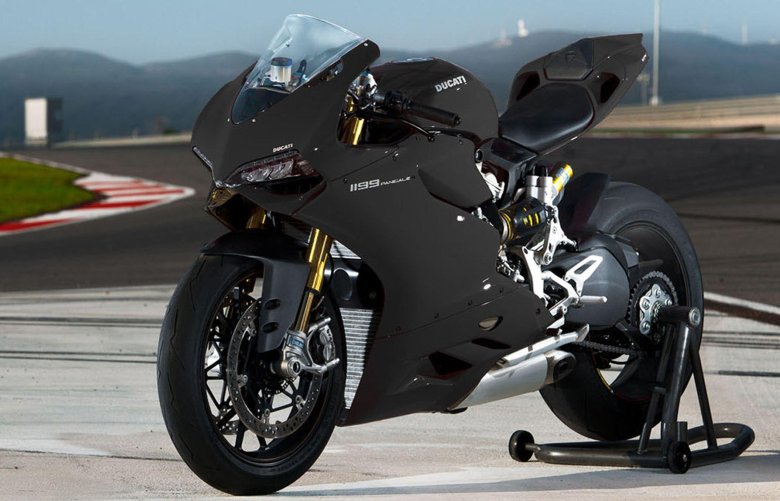 Black ducati 1199 panigale