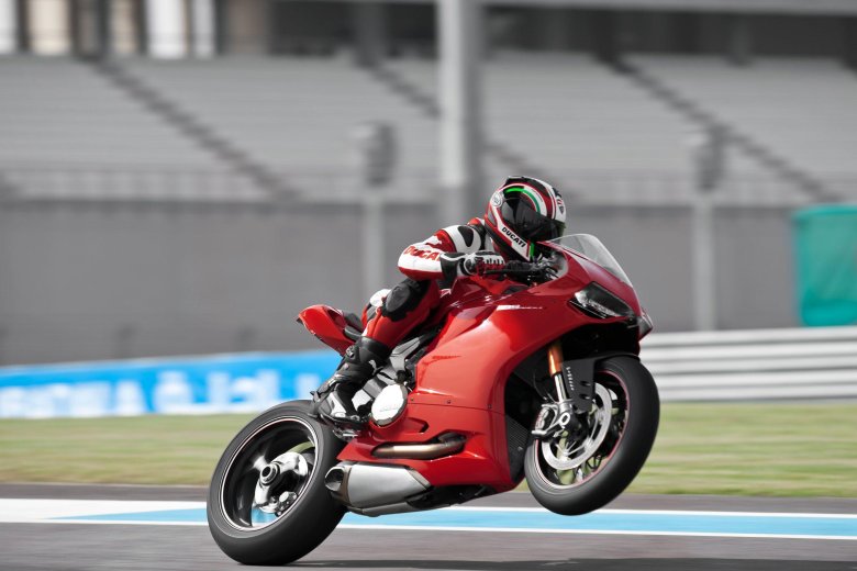 Дукати 1199 panigale superbike