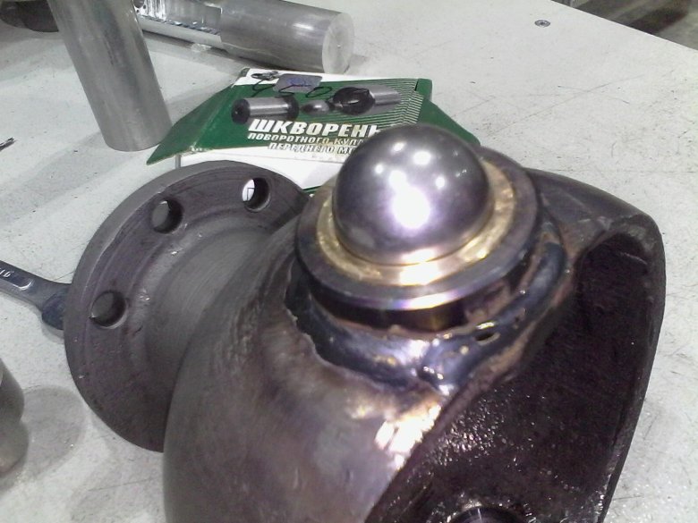 Поворотный кулак уаз