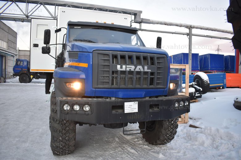 Седельный тягач урал