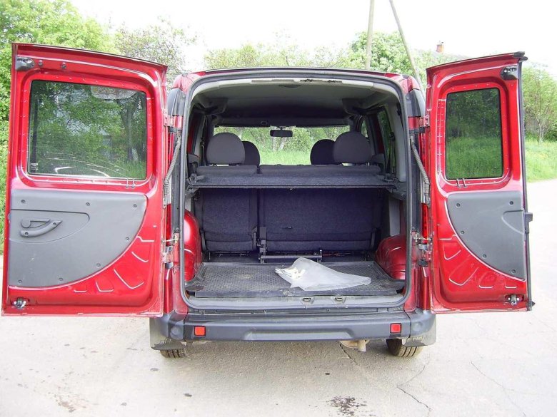 Фиат добло багажник