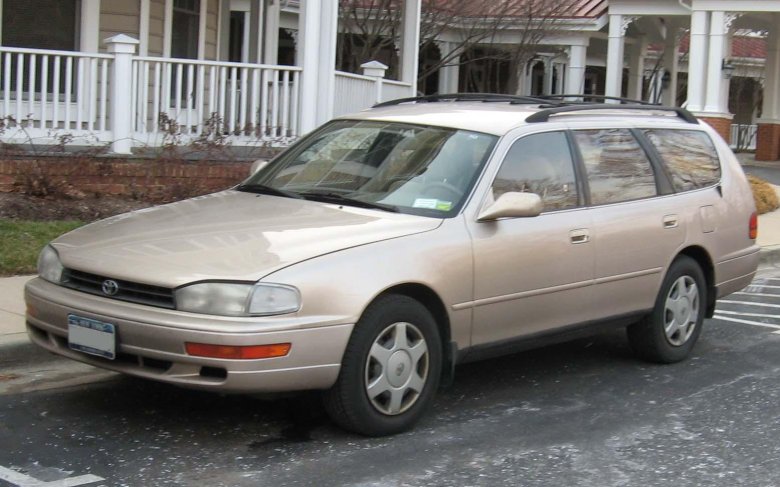 Toyota camry универсал 1995