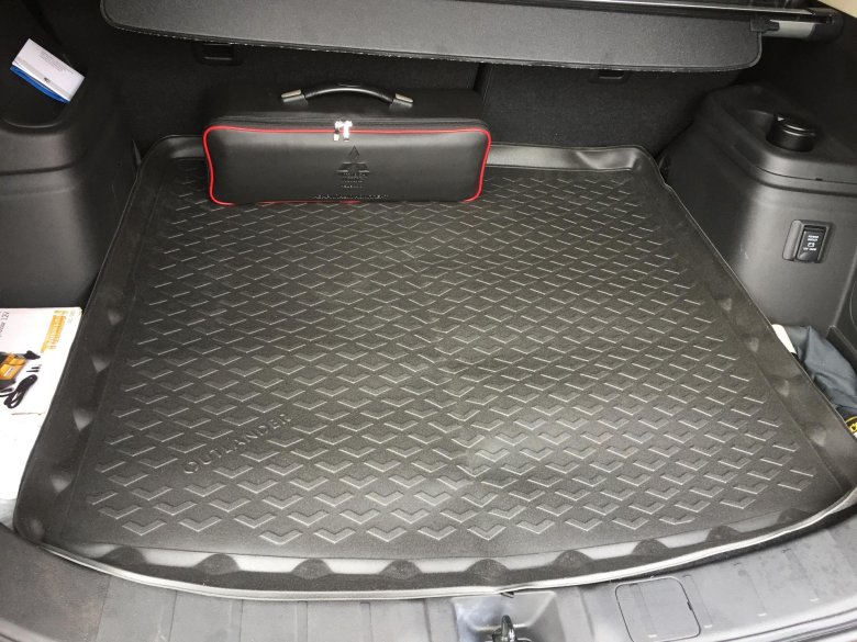 Коврик в багажник аутлендер 3