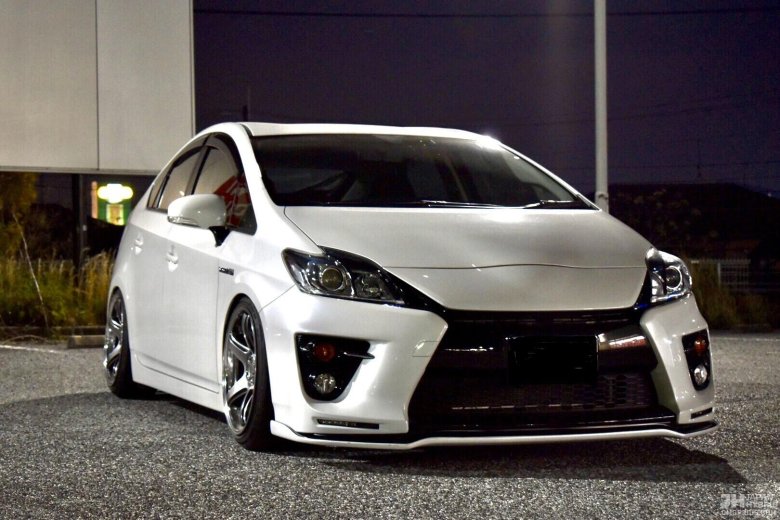 Тойота приус 30