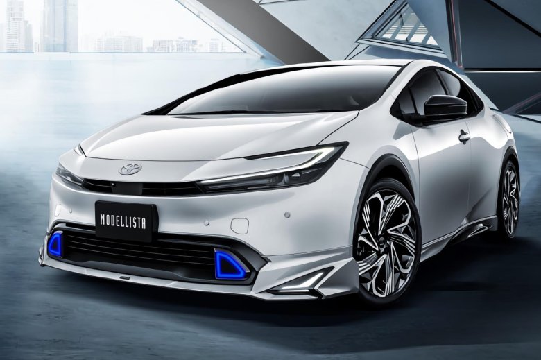 Тойота приус 2022