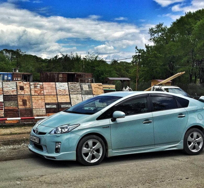 Toyota prius iii рестайлинг (xw30) 2012
