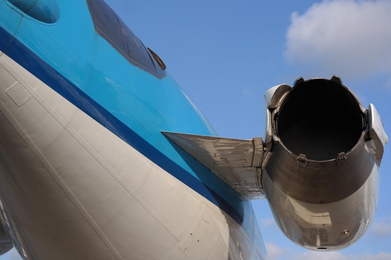 Двигатели самолета