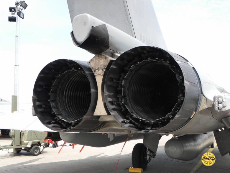 Сопло истребителя