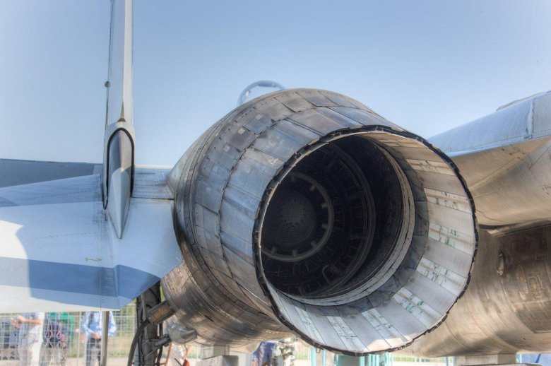 Двигатель су 27