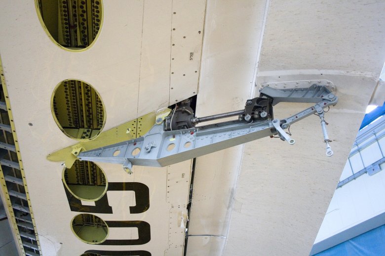 Электропривод закрылков 1500