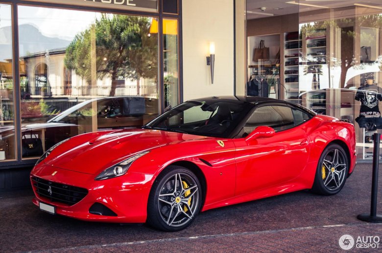 Феррари калифорния 2016