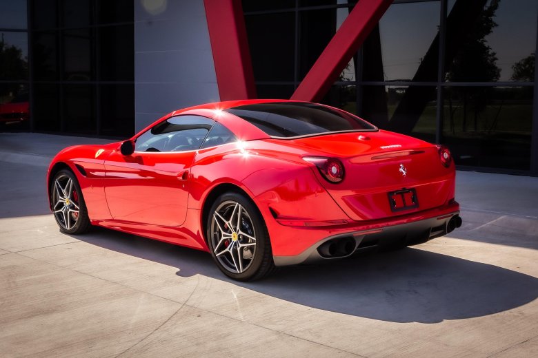 Феррари калифорния 2017