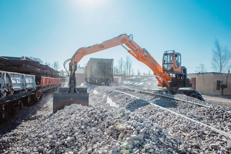 Е230wh экскаватор-перегружатель