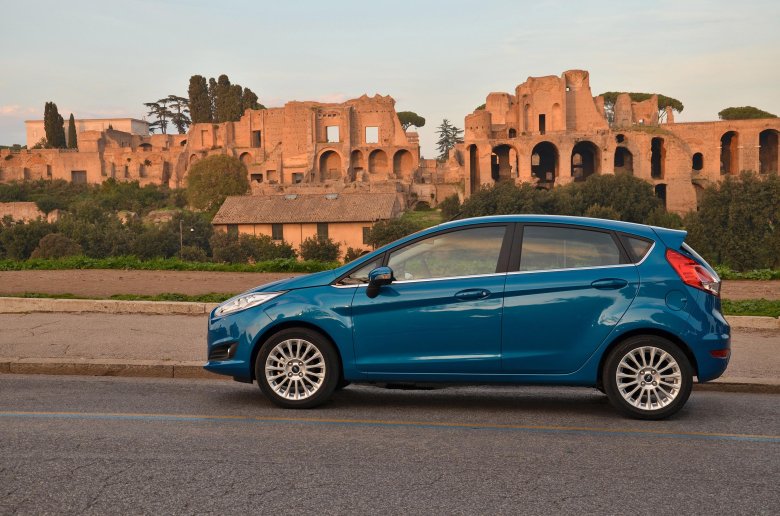 Ford fiesta 2015 хэтчбек