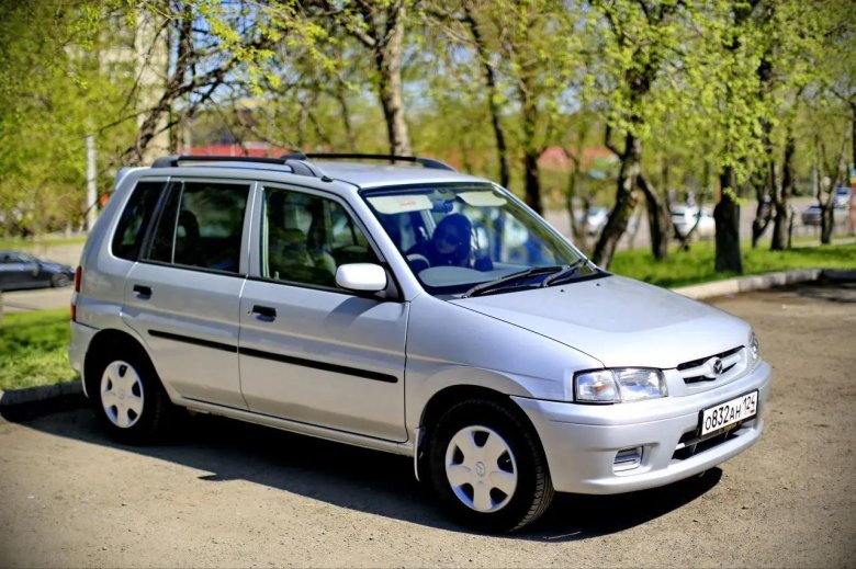 Mazda demio 1999
