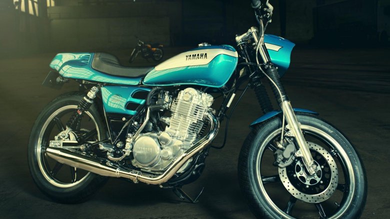 Yamaha sr400 cafe racer