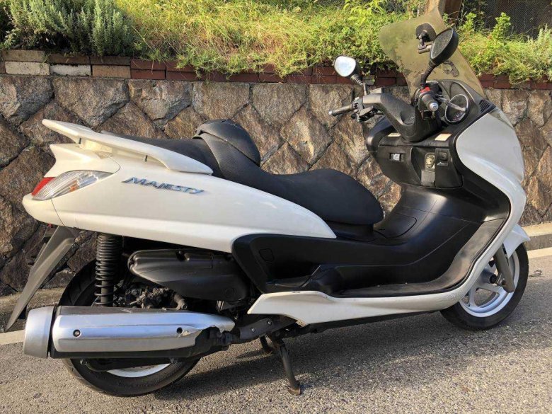 Ямаха маджести 400