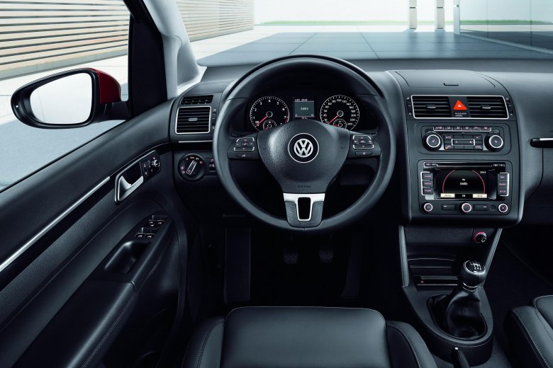 Volkswagen touran 2010 салон