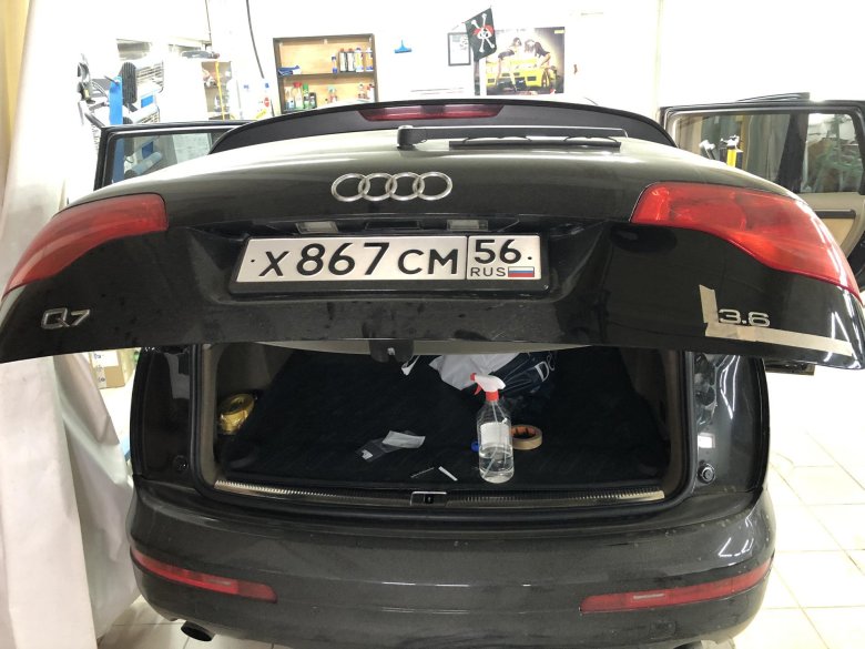 Шильдик багажника ауди q7