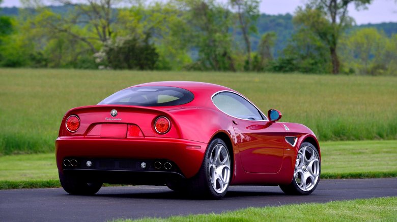 Машина alfa romeo