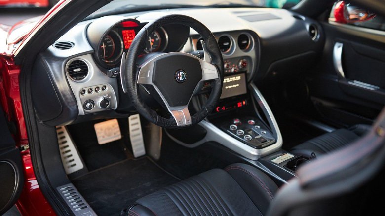 Alfa romeo 8c салон