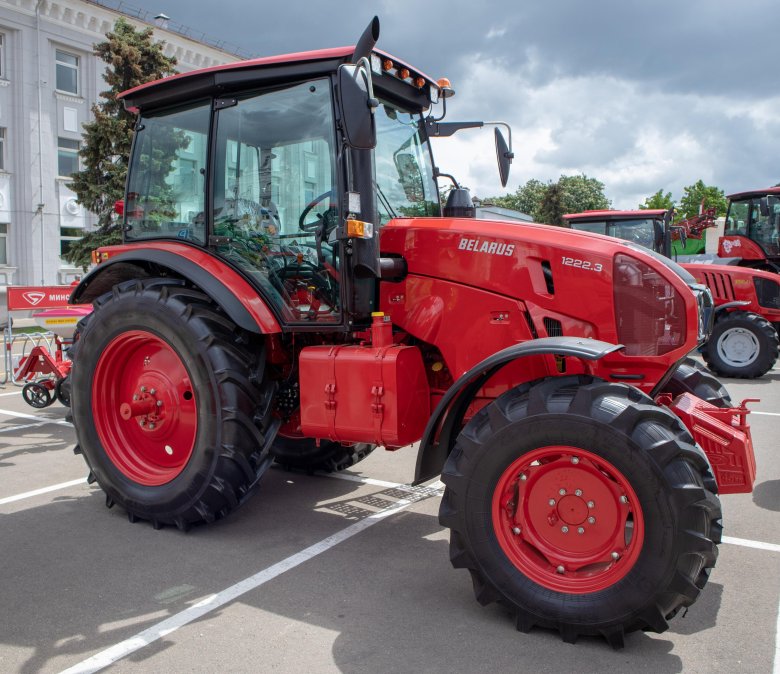 Трактор belarus 1222.3